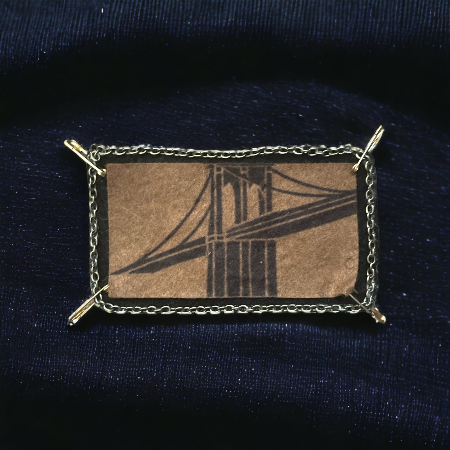 Brooklyn Bridge Clothing Pin